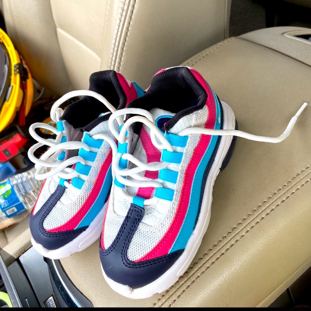 Nike air max 95 size 9c brand new no box tho